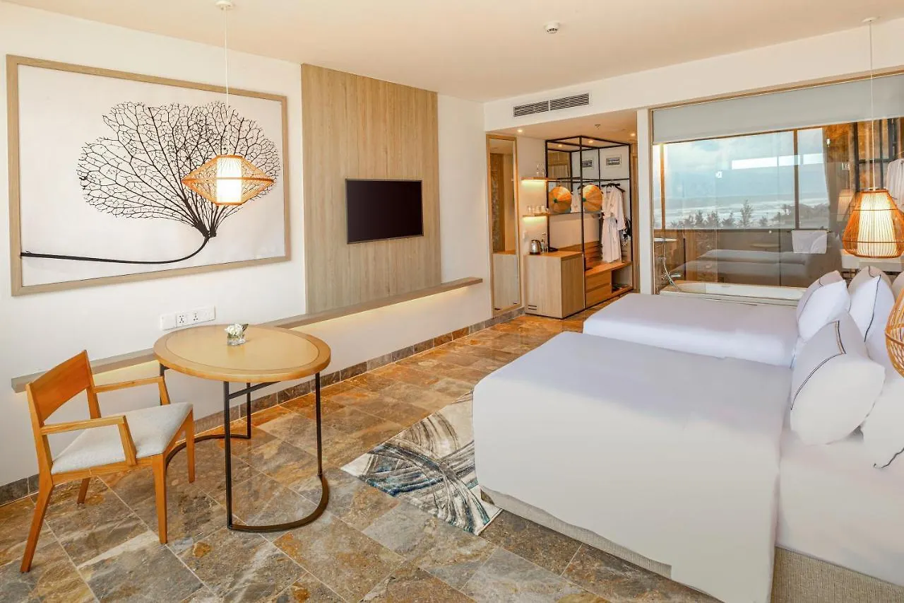 Melia Danang Beach Resort  Đà Nẵng